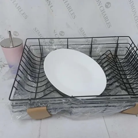 APPROXIMATELY 10 ASSORTED ITEMS TO INCLUDE DISH DRYING RACKS, SMOOTHIE CUPS, WHITE PLATES, ETC - COLLECTION ONLY