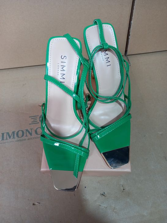 PAIR OF SIMMI PLUTO HEELS IN PATENT GREEN, SIZE UK 5