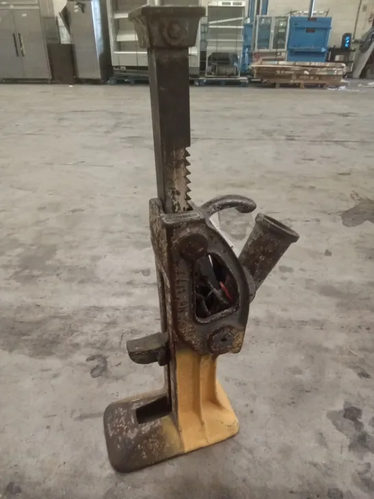 MECHANICAL JACK - 15T (DUFF/SIMPLEX) CW HANDLE