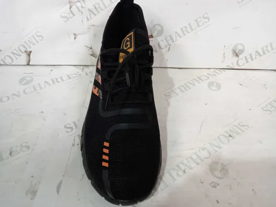 BOXED PAIR OF FASHIOIN SHOES IN BLACK/ORANGE EU SIZE 42