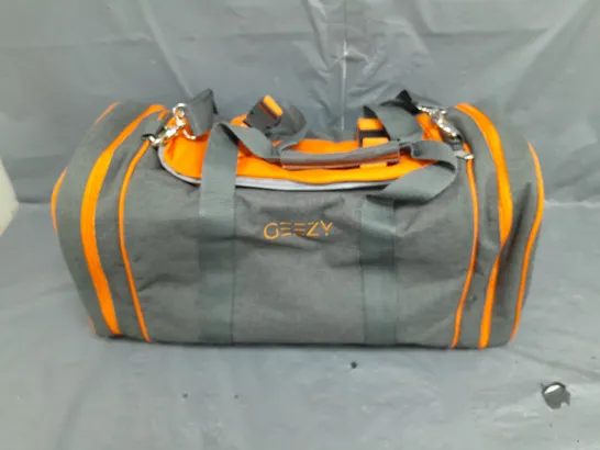 GEEZY DUFFLEBAG IN GREY/ORANGE 