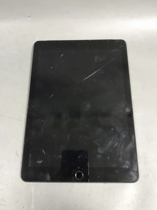 APPLE IPAD 6 TABLET 