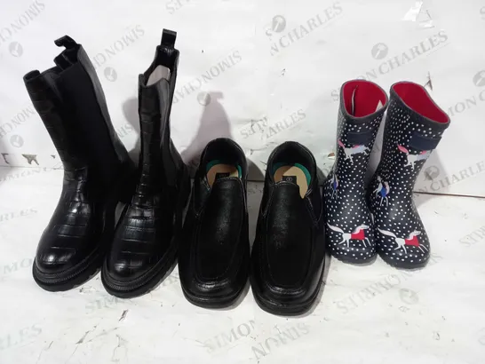 BOX OF APPROXIMATELY 5 ASSORTED PAIRS OF SHOES AND FOOTWEAR ITEMS IN VARIOUS STYLES AND SIZES TO INCUDE HOBBS, JOULES, ETC