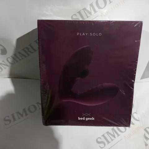 BOXED AND SEALED PLAY:SOLO BED GEEK VIBRATOR
