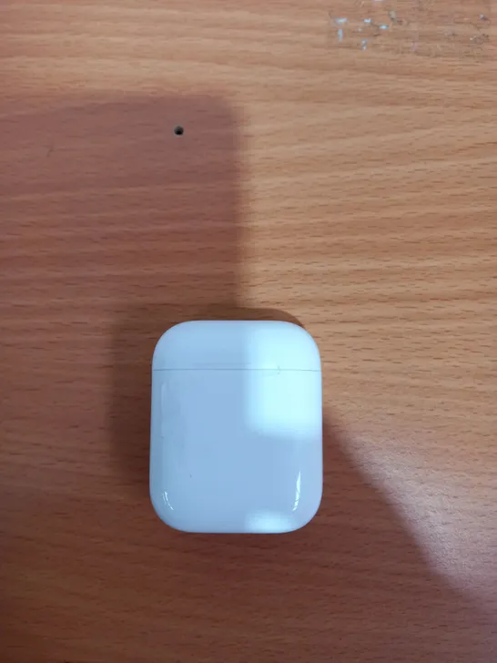 APPLE AIRPODS