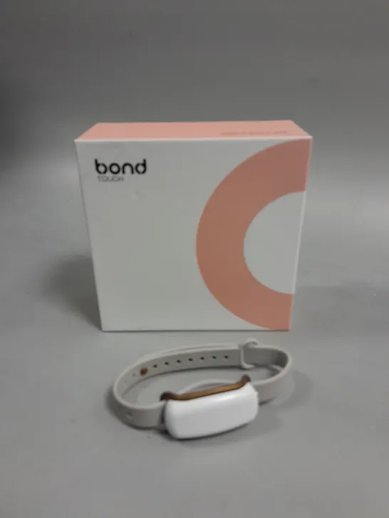 BOXED BOND TOUCH BRACELET 