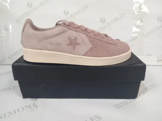 BOXED PAIR OF CONVERSE SHOES IN PINK UK SIZE 9