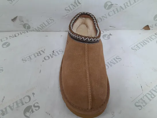 PAIR OF UGG KUWANS CLASSIC SLIP ONS IN BROWN - SIZE 40