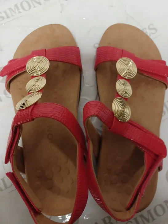 VIONIC REST FARRA II WVN CHERRY SANDALS SIZE 6