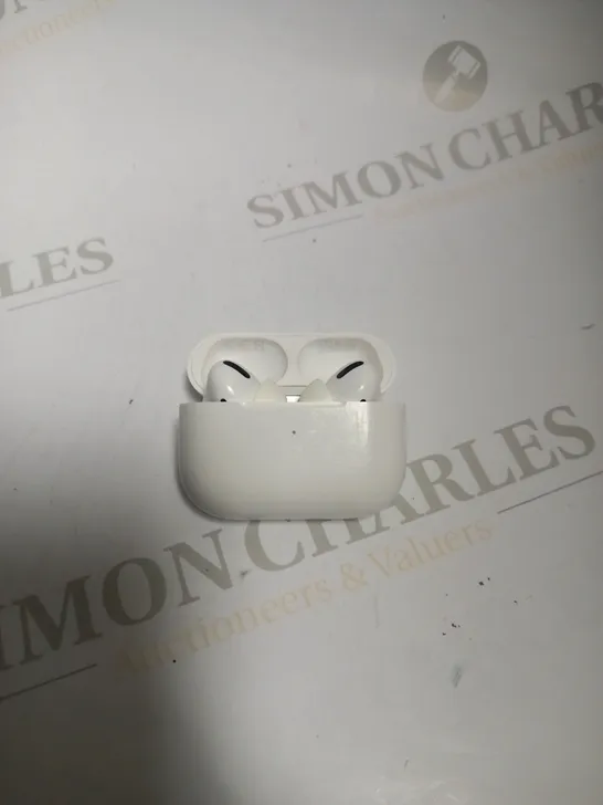 APPLE AIRPODS (2ND GENERATION)