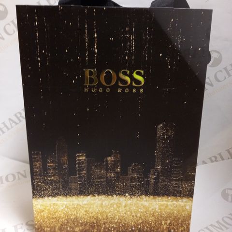LOT OF APPROXIMATELY 100 HUGO BOSS FOLDABLE GIFT BAGS