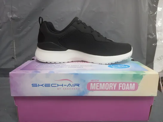 SKECHERS LITE-WEIGHT MEMORY FOAM TRAINERS BLACK SIZE 4