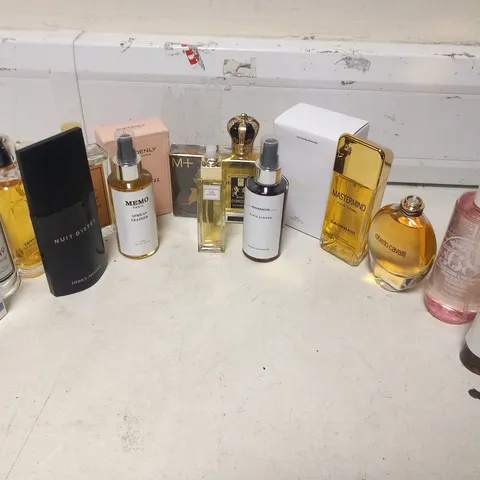 APPROXIMATELY 20 ASSORTED FRAGRANCES TO INCLUDE; DOLCE AND GABBANA, ROBERTO CAVALLI, ISSEY MIYAKE, POSH POOCH, TAPPUTI, SUDDENLY AND ELIZABETH ARDEN