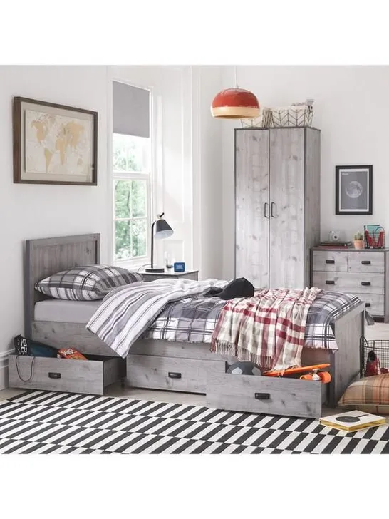 BOXED JACKSON SINGLE BED WETHERED GREY (2 BOXES)