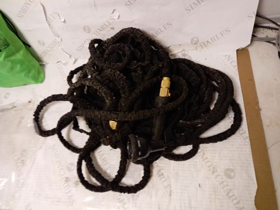 BLACK EXTENDABLE HOSE 