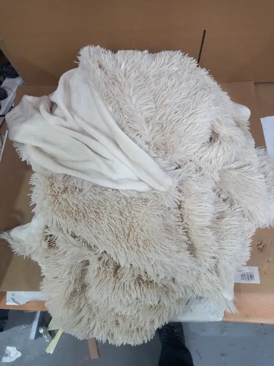 BEIGE FLUFFY THROW BLANKET