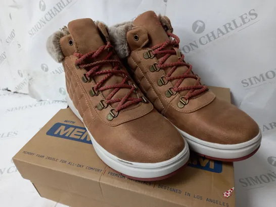 BOXED PAIR OF SKECHERS BOBS SKIPPER WAVE DIAMOND QUILTS BOOTS IN CHESTNUT UK SIZE 7