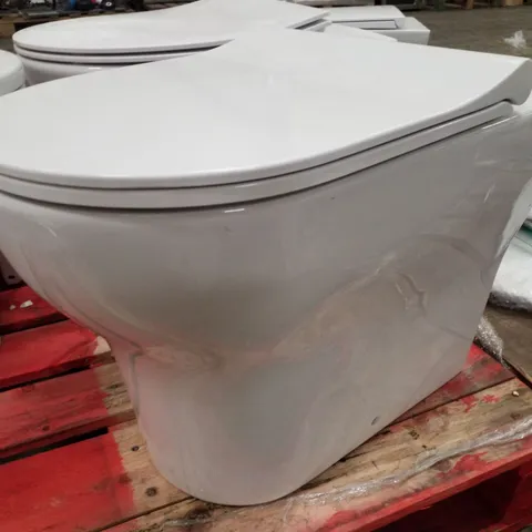 BRAND NEW TOILET PAN WITH SEAT