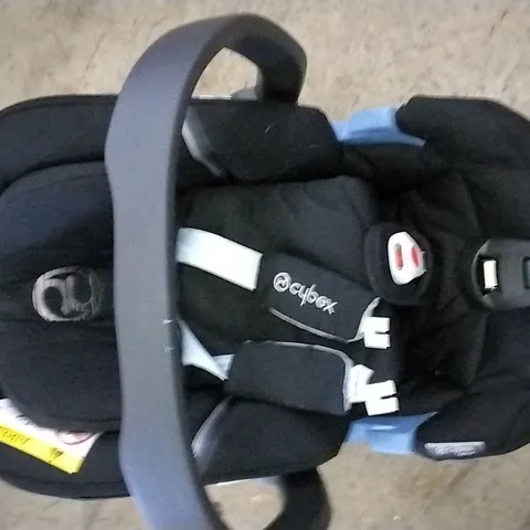 CYBER BLACK BABY CAR SEAT