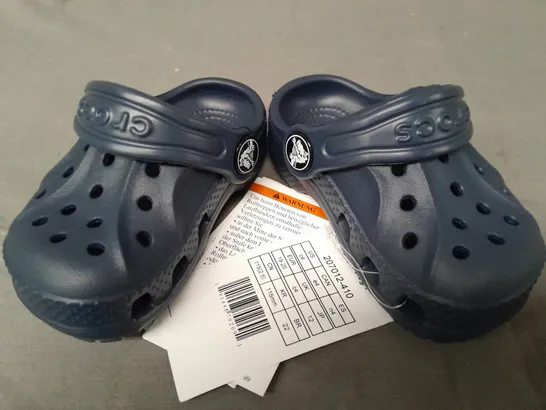 BOXED PAIR OF CROCS INFANT'S BAYA CLOGS IN NAVY UK SIZE C4