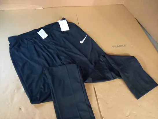 NIKE STANDARD FIT MENS TRACK PANTS - L/G