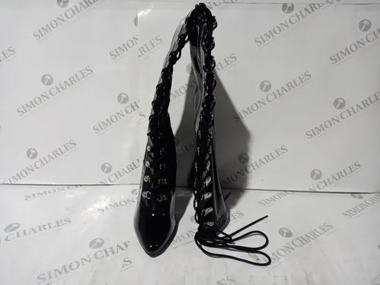 BOXED PAIR OF PLEASER THIGH HIGH BOOTS IN BLACK UK SIZE 6