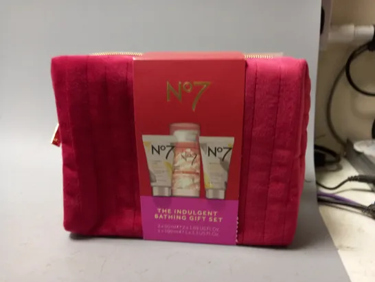 NO7 THE INDULGENT BATHING GIFT SET