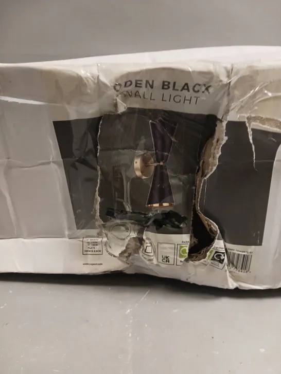 BOXED ODEN WALL LIGHT IN BLACK 