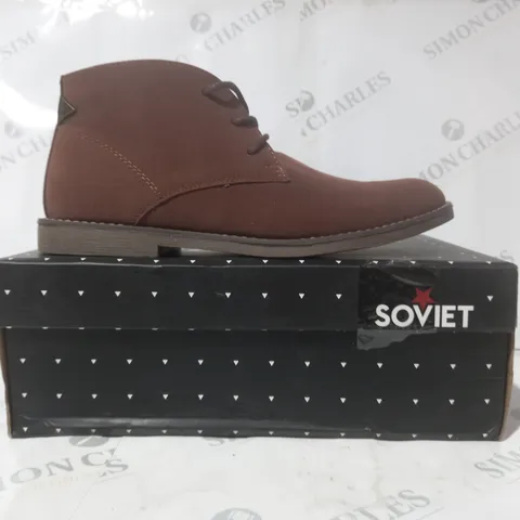 BOXED PAIR OF SOVIET DESERT SHOES IN BROWN UK SIZE 8.5