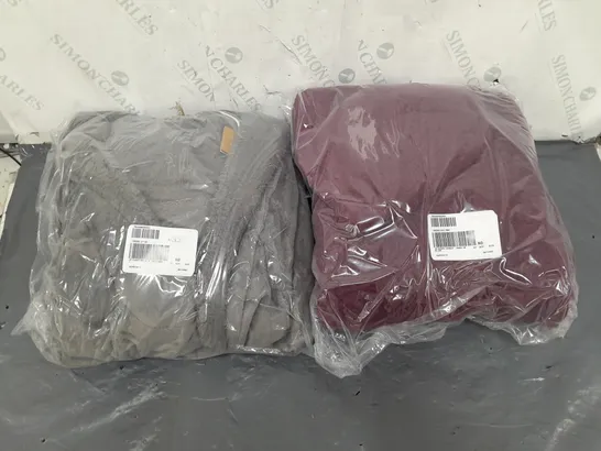 BOX OF APPROXIMATELY 10 ASSORTED BAGGED PIECES OF CLOTHING IN VARIOUS STYLES, SIZES, AND BRANDS 