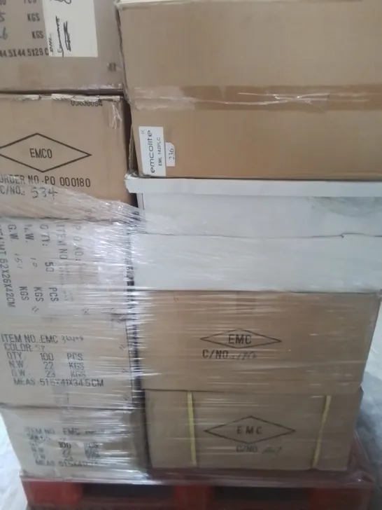 PALLET OF APPROXIMATELY 24 MULTI PACK BOXES OF EMCOLITE LIGHTING TO INCLUDE - LAR - DOWNLIGHT EMC 009 , 31029 PISTON FITTING ETC  - COLLECTION ONLY