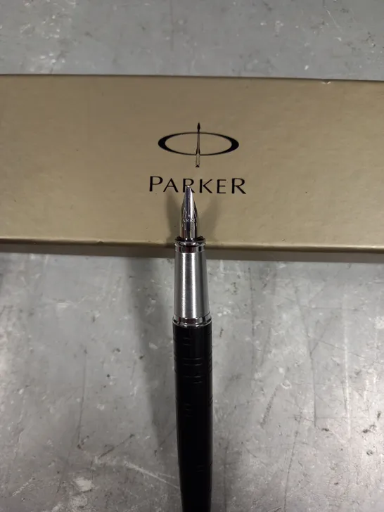 BOXED PARKER FOUNTAIN PEN IN BLACK 