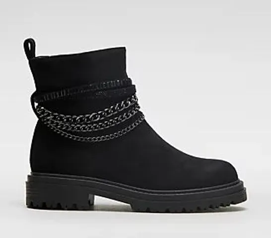 MODA IN PELLE ASTELLA CHAIN BOOT BLACK SIZE 7