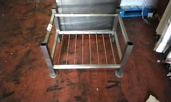 METAL CATERING RACK/SHELF