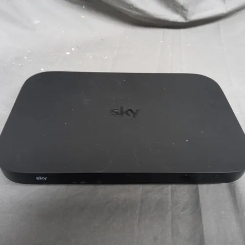 SKY Q BOX ES340D8 2TB 