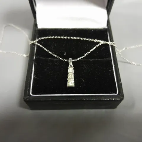 14CT WHITE GOLD PENDANT ON A CHAIN SET WITH NATURAL DIAMONDS