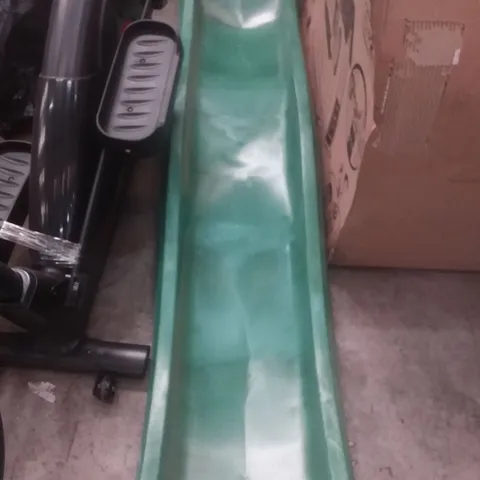 GREEN WAVY SLIDE