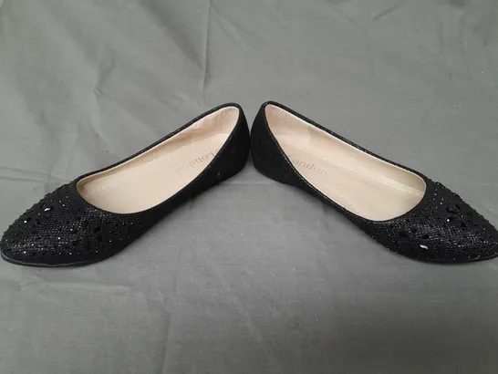 BOXED PAIR OF DESIGNER CLOSED TOE SLIP-ON SHOES IN BLACK EU SIZE 36