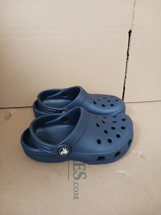 CROCS KIDS CLASSIC CLOG - SIZE 12 KIDS