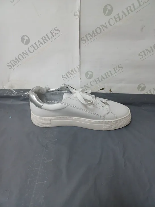 MODA IN PELLE LADIES WHITE AND SILVER LACE UP TRAINERS SIZE EU 40