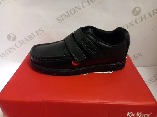 BOXED BOYS KICKERS FRAGMA VELCRO LEATHER EFFECT SHOES - SIZE 2