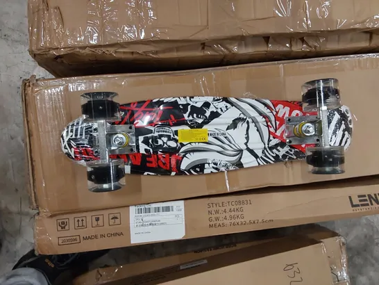 BRAND NEW BOXED CAROMA JY-W2201 SKATEBOARD (1 BOX)