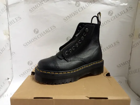 DR MARTENS SINCLAIR PLATFORM SOFT LEATHER BOOT WITH ZIP DETAIL - BLACK SIZE 5