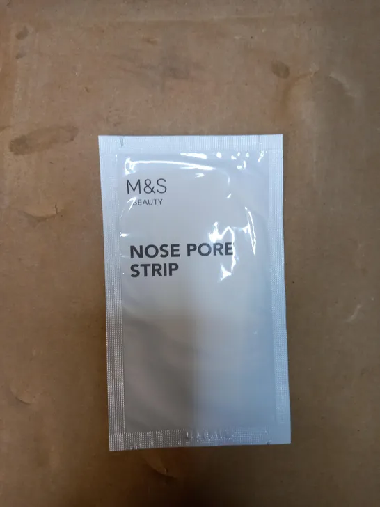 LOT OF APPROX. 1000 M&S BEAUTY NOSE PORE STRIPS