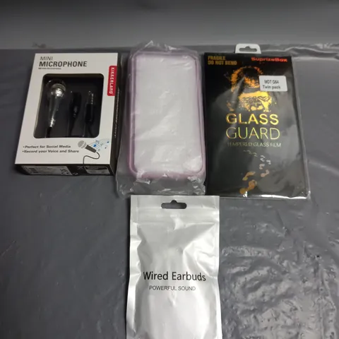LOT OF APPROXIMATELY 18 MOBILE PHONE ACCESSORIES TO INCLUDE SCREEN PROTECTOR, POWER ADAPTER AND CASE