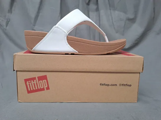 BOXED PAIR OF FITFLOP LULU LEATHER TOEPOST SANDALS IN WHITE UK SIZE 4.5