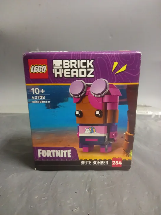 LEGO BRICK HEADZ FORTNIGHT - BRITE BOMBER