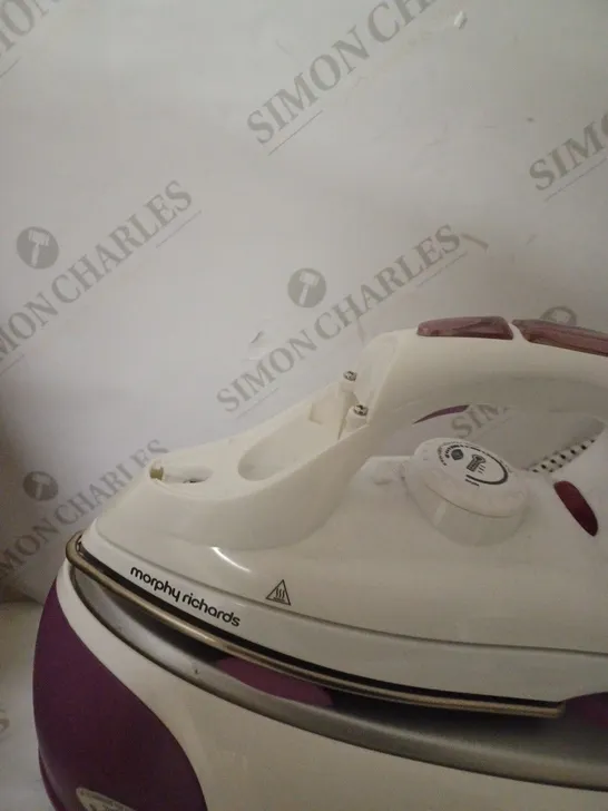 MORPHY RICHARDS JET STEAM GENERATOR IRON PINK/WHITE