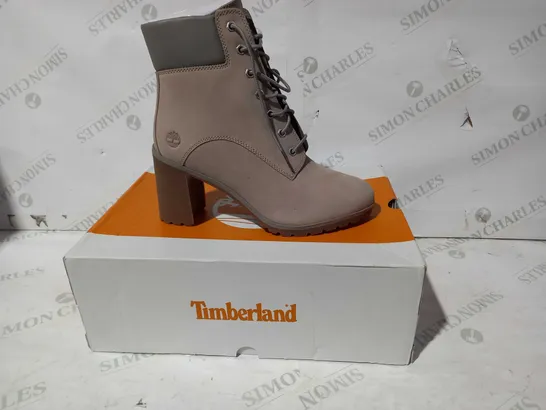 BOXED PAIR OF TIMBERLAND ALLINGTON HEELED BOOTS IN TAUPE UK SIZE 7