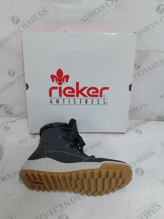 BOXED PAIR OF RIEKER WARM HIKING BOOTS IN NAVY UK SIZE 6.5